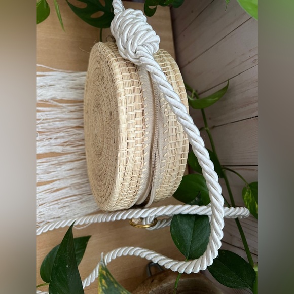 Elegant Fringe & Gold Leaf Handwoven Shoulder Bag- Boho Chic Summer Shoulder Bag - Picture 7 of 7